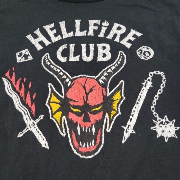 Netflix Stranger Things Shirt Size Medium Evil "Hellfire Club" Graphic Print Tee - Picture 4 of 6
